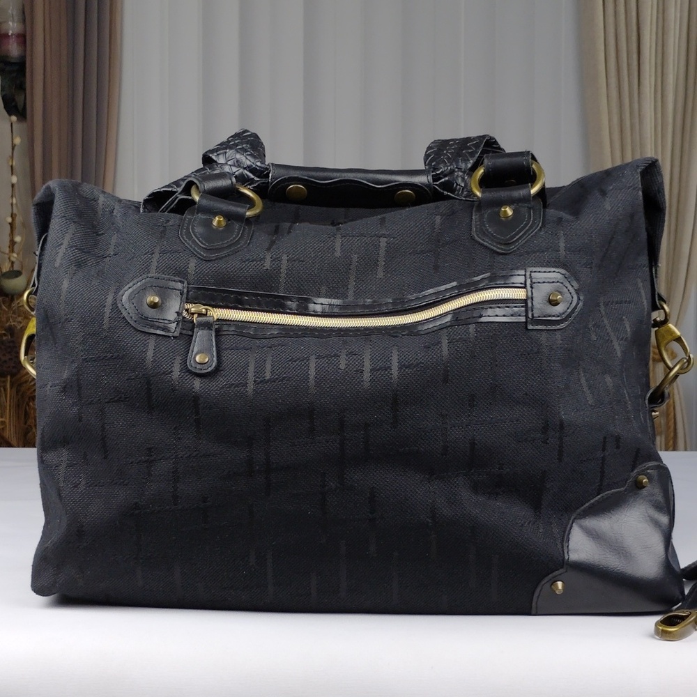 Cindy Crawford Duffle Travel Bag.